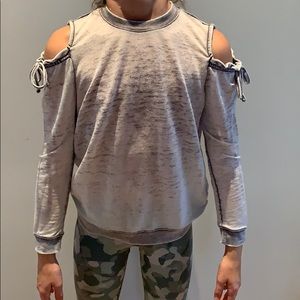 Light Cold Shoulder Top